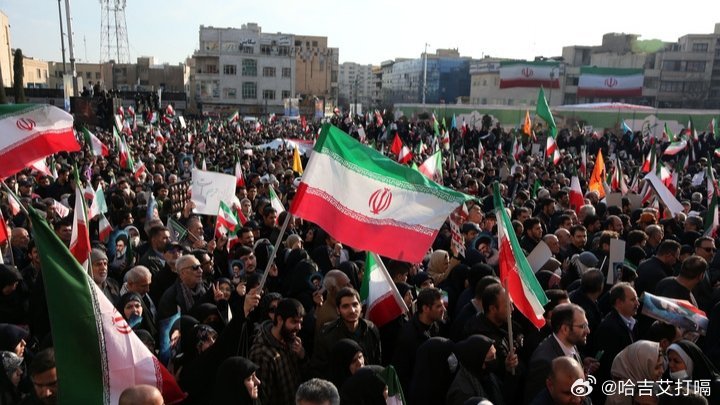 凤凰新闻【伊朗专家会议成员：哈梅内伊继任者身份即将揭晓】当地时间3月8日，伊朗马