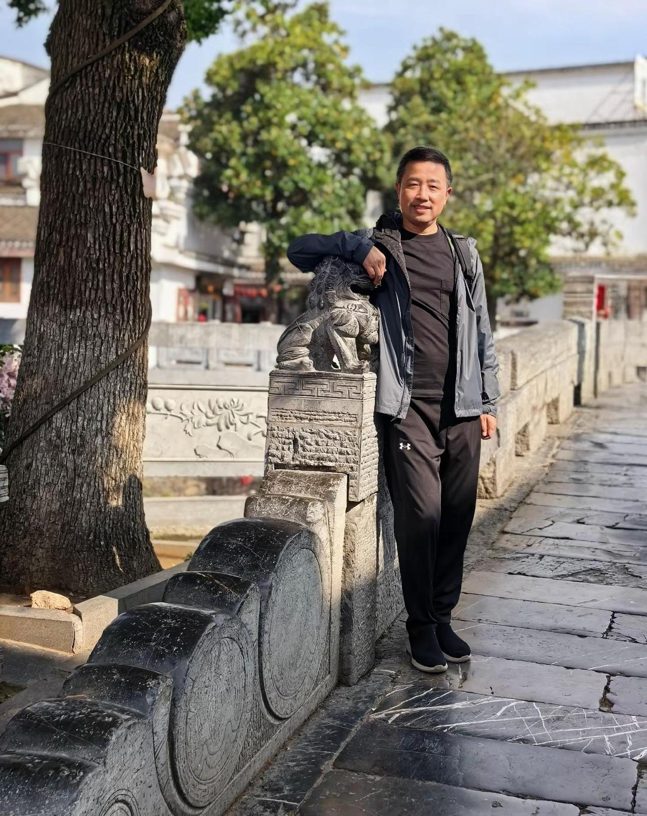 三河古镇的石头大桥。真实生活分享计划我是土生土长的三河古镇本地人，儿时记忆里，爷