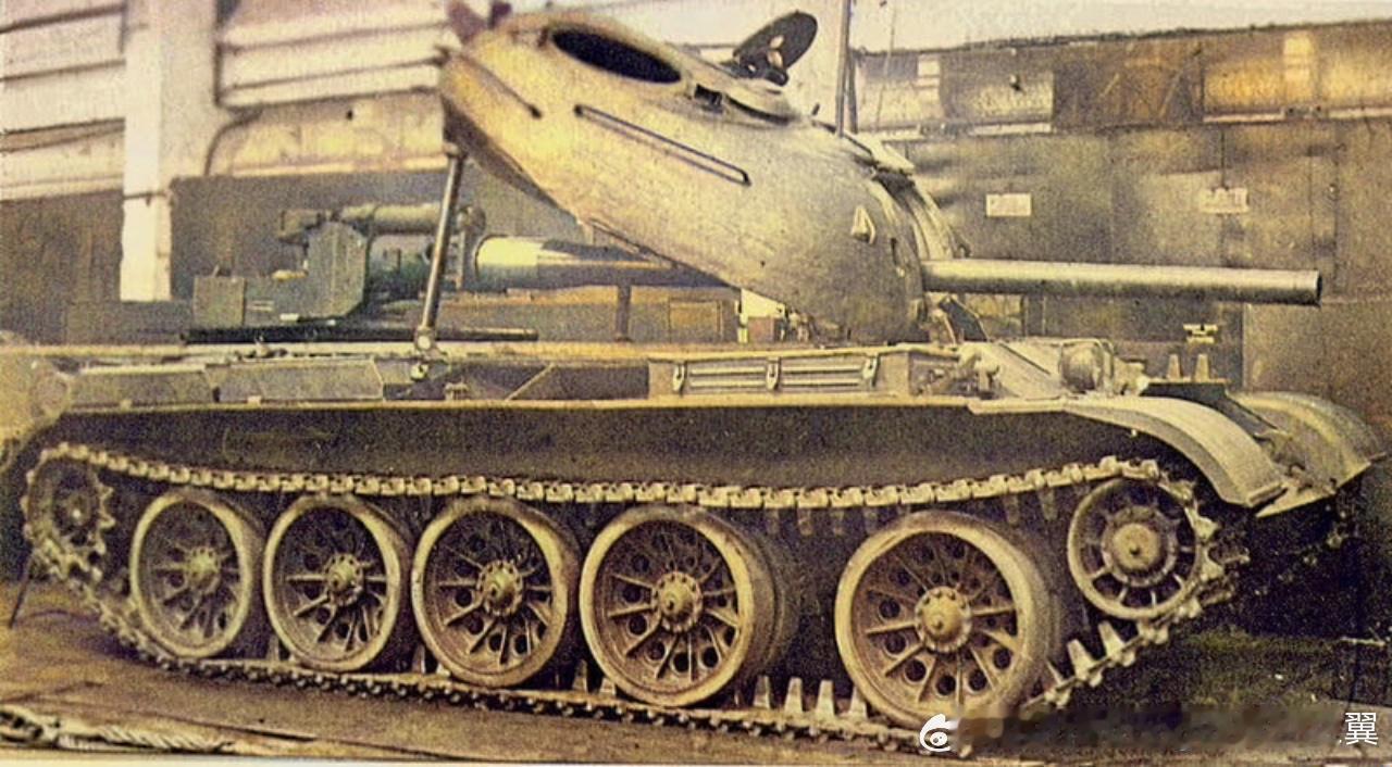 T55 100mm炮的掀盖式拆除 ​​​