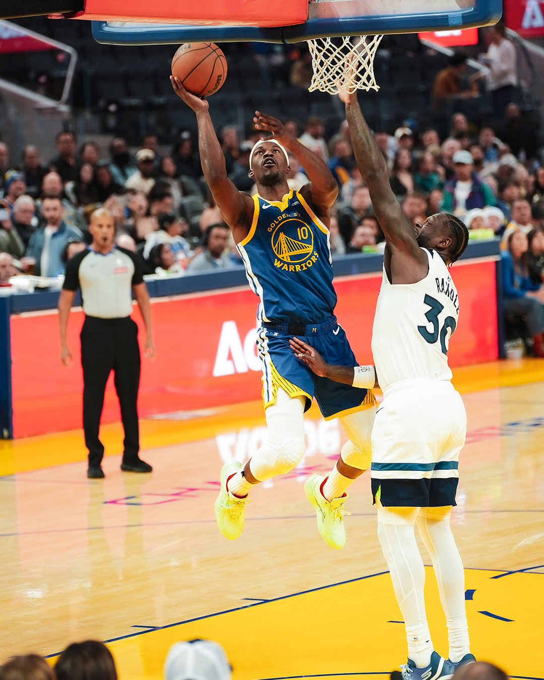 巴特勒15分，8篮板，5助攻，1抢断。森林狼vs勇士