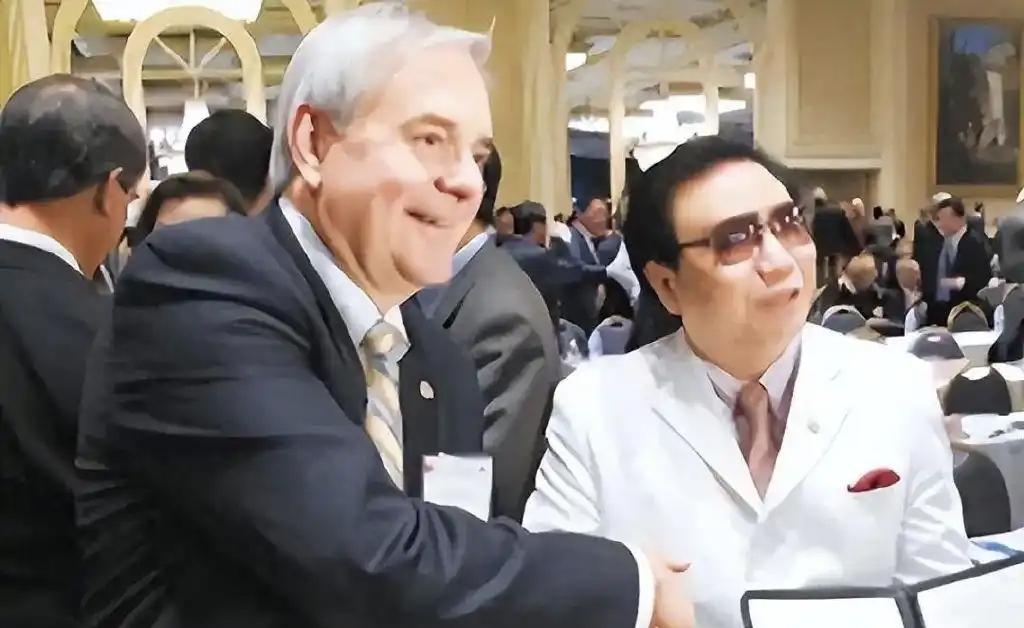 2011，中国富豪钟馨稼，给美国捐7000万，还叫嚣说：“中国穷和我有什么关系！