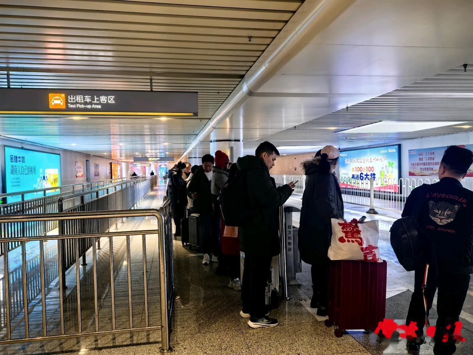 【春运进行时】春运迎来节前返乡高峰 交通站场客运量大幅增长