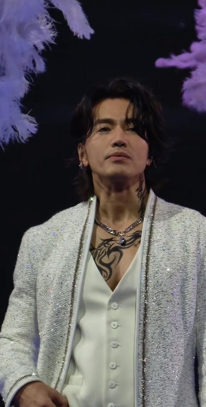 F4演唱会还是来了，没有朱孝天，感觉差别不太！

其实不是缺了朱孝天差别大不大，