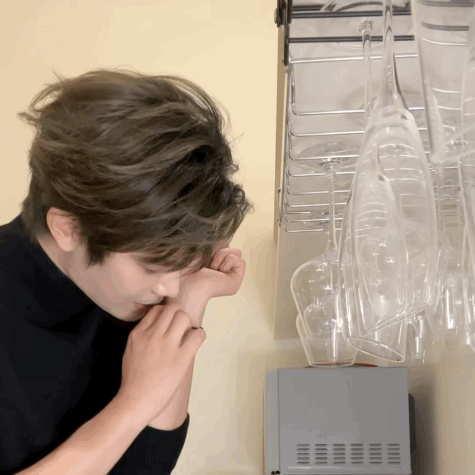 丁禹兮咬皮筋这一下，谁get到人夫感啦 ​​​