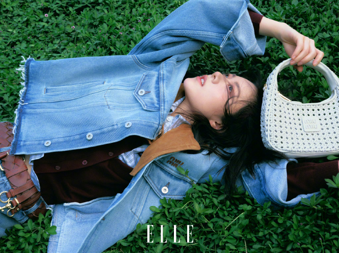 赵今麦绿野仙踪ELLE大片，麦田里的麦麦，自由随性，尽享天地辽阔 