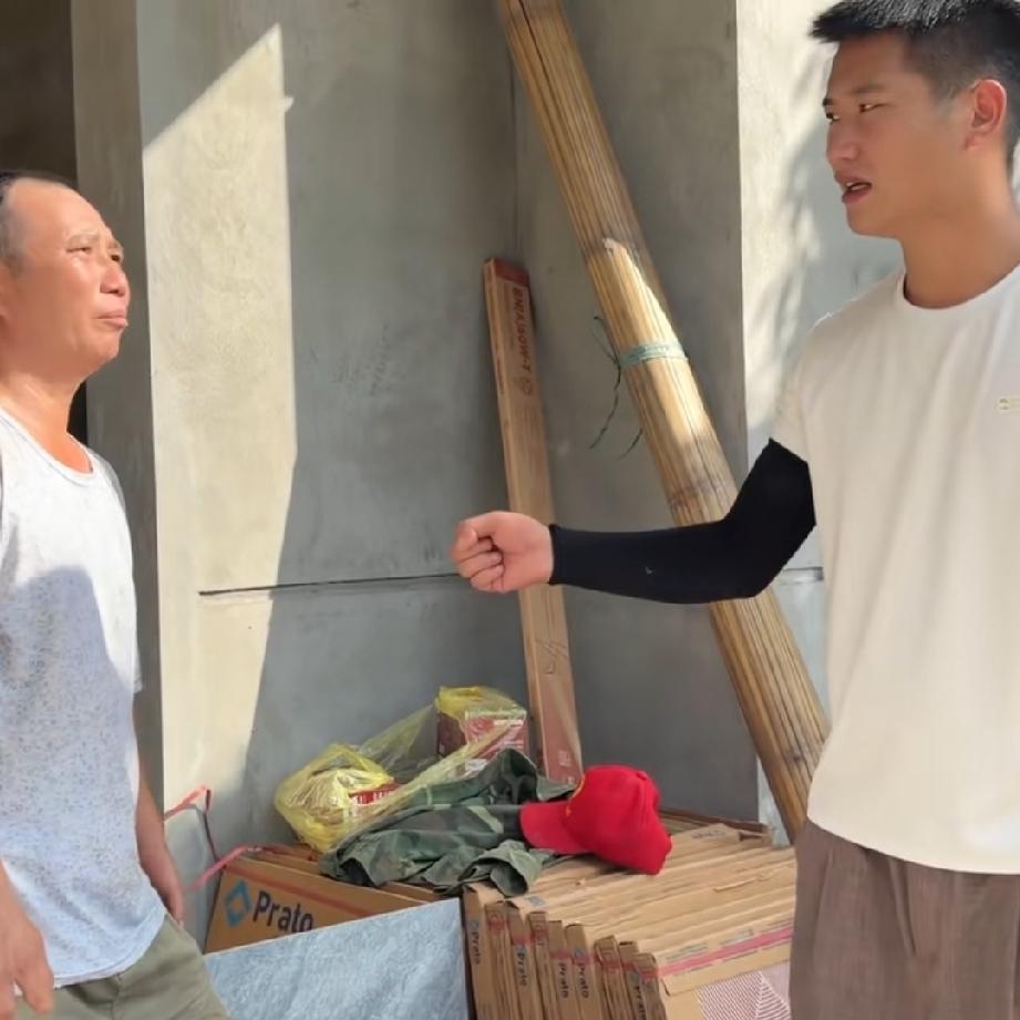 小潘和小秋在越南给小叔盖房子举步艰难，盖盖停停。因为现在自媒体不好做，钱也不好赚