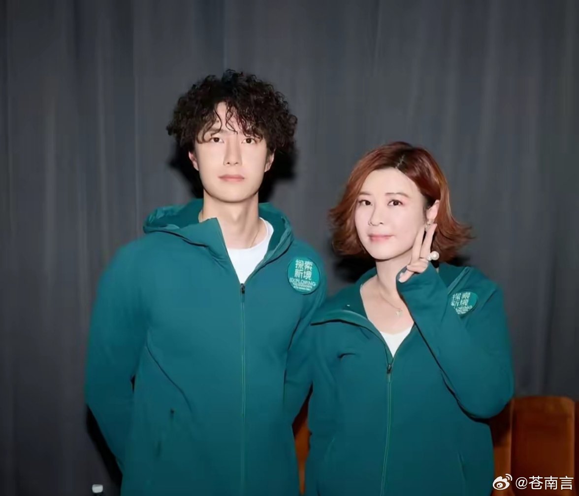 杜华前有韩庚后有王一博十几年前她创业失败，多亏遇到韩庚给他的公司起死回生，渐渐有