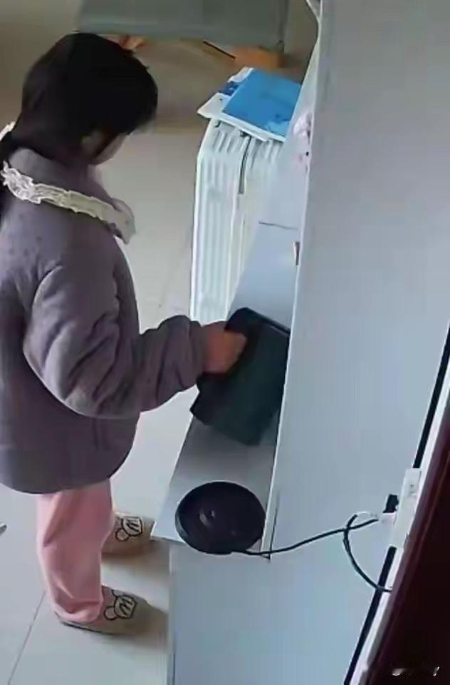 揪心！河南15岁女孩凡梦辞离家出走15天了！父亲将悬赏金额从10万元加码到100