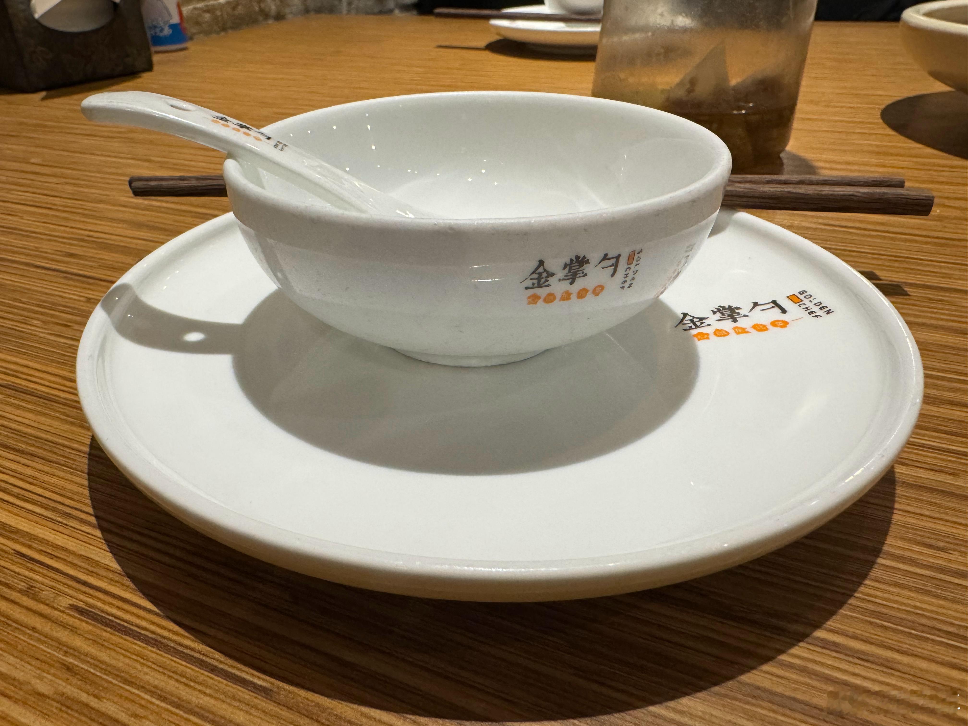 录完杨鸣和辽宁队的节目，跟吃了顿东北菜，各位晚上老时间到听老杨app听节目