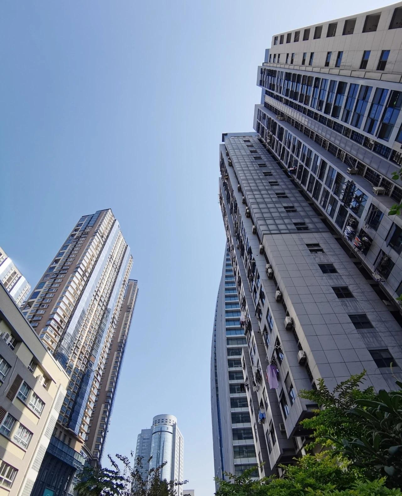 【房价从5.3万/平米回落至3.3万/平米！福州一中的学区房也扛不住了】
在福州