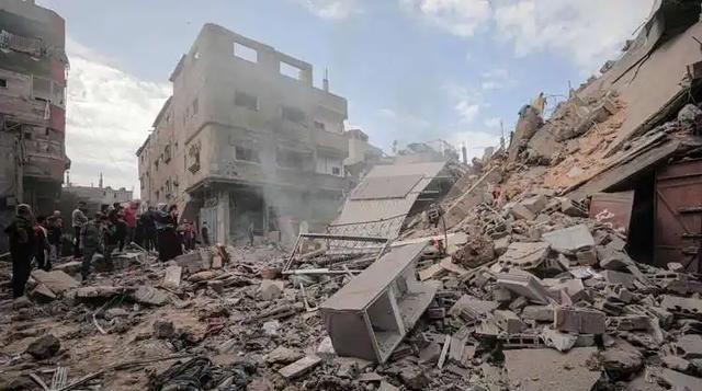 伊朗被打成这样，只能说明一件事情。如今这世道，真正让美国害怕的国家只有两个：中国