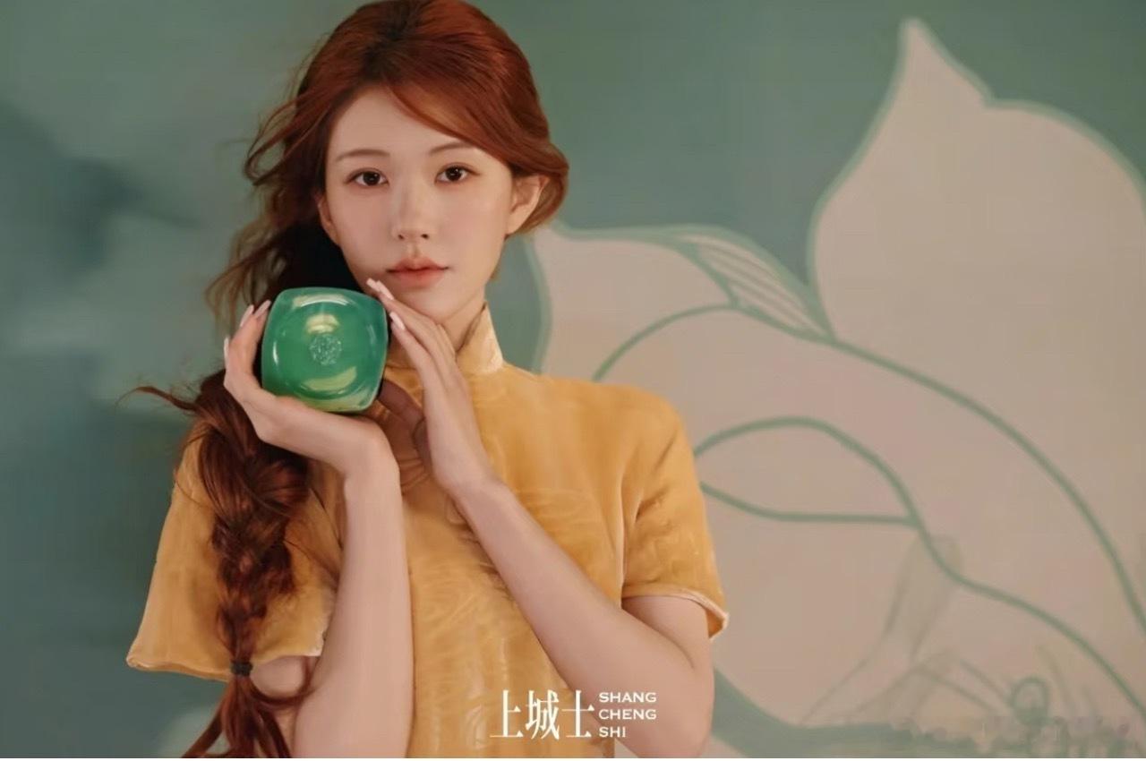 这么看赵露思的妆造风格变化好大 ​​​