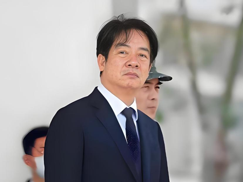 最大的台独分子，再也藏不住尾巴，终于露出来了肮脏的脑袋！原来，最大的台独分子不都