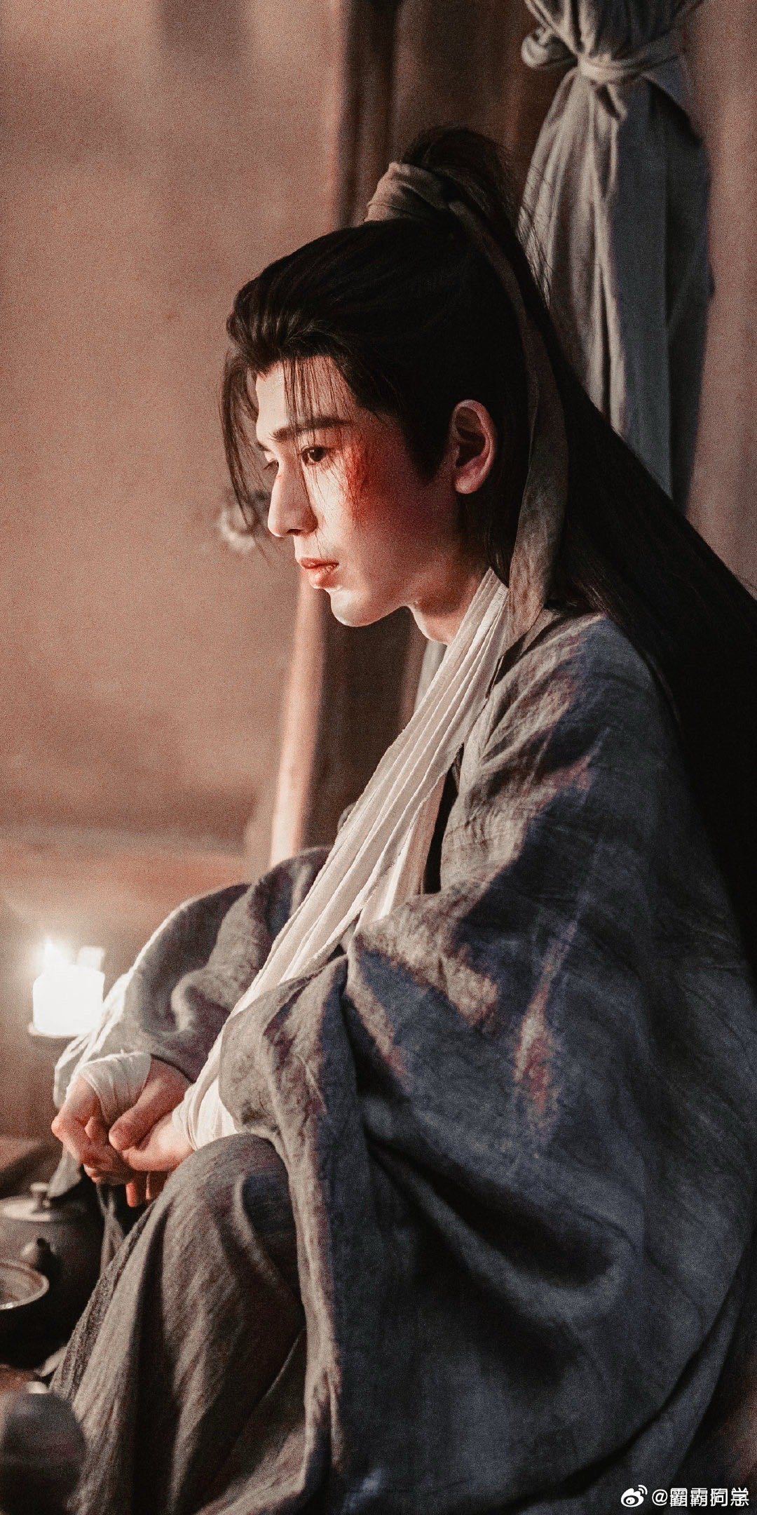 谢征雪地打戏帅成神了 雪地、白衣、打戏，三个元素凑一起直接封神，谢征这一段打戏又