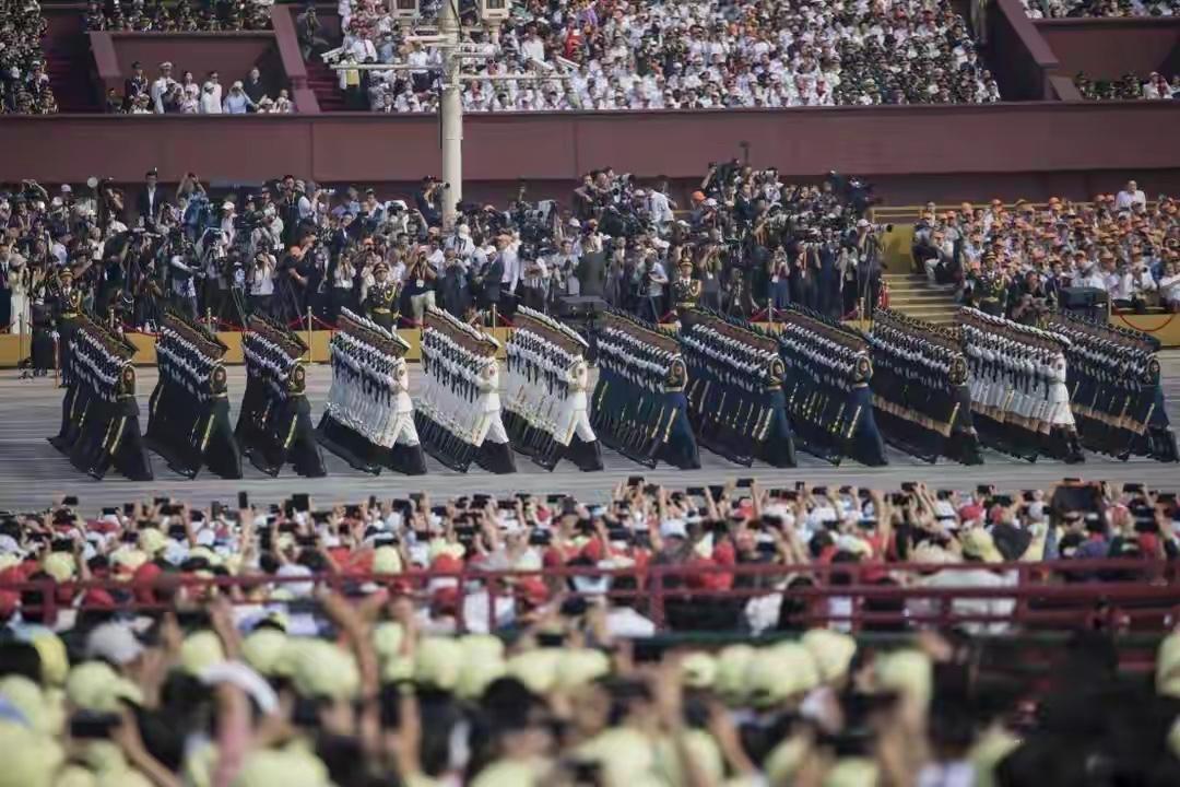 全世界似乎都在逼中国动武，这也绝非坏事，他们或为此引火烧身！

这种论调近来确实