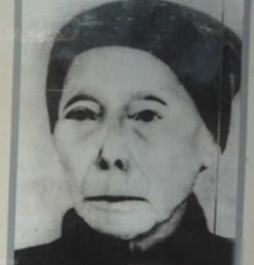 1933年毛主席躲进了一个农妇家，没想到敌人搜查到农妇家时，农妇却说：“军爷，你