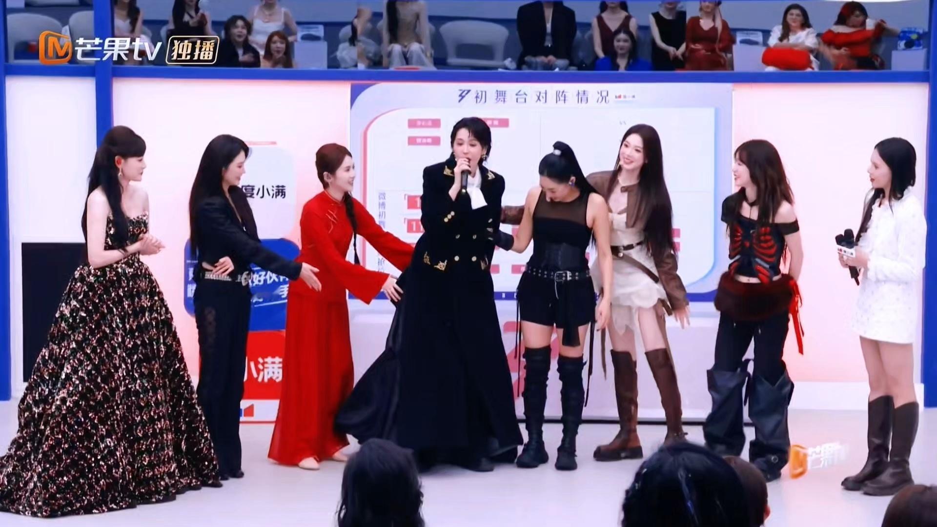 存一下小pets的萌萌瞬间 将持续更新1.姐姐我不是花心大萝卜的2.我等下会黏着