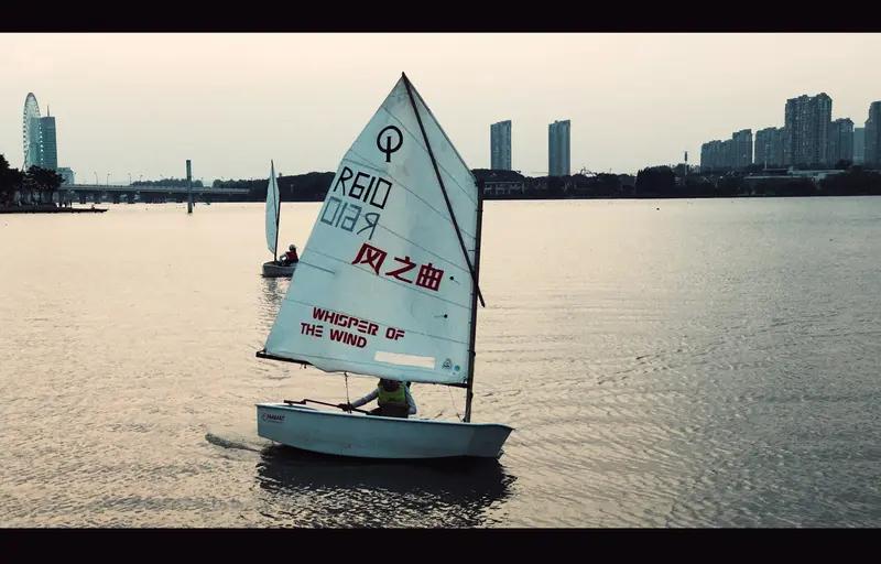 王濛当《乘风2026》的搞笑担当，那简直太合适了！王濛自带幽默细胞，一张嘴就是段