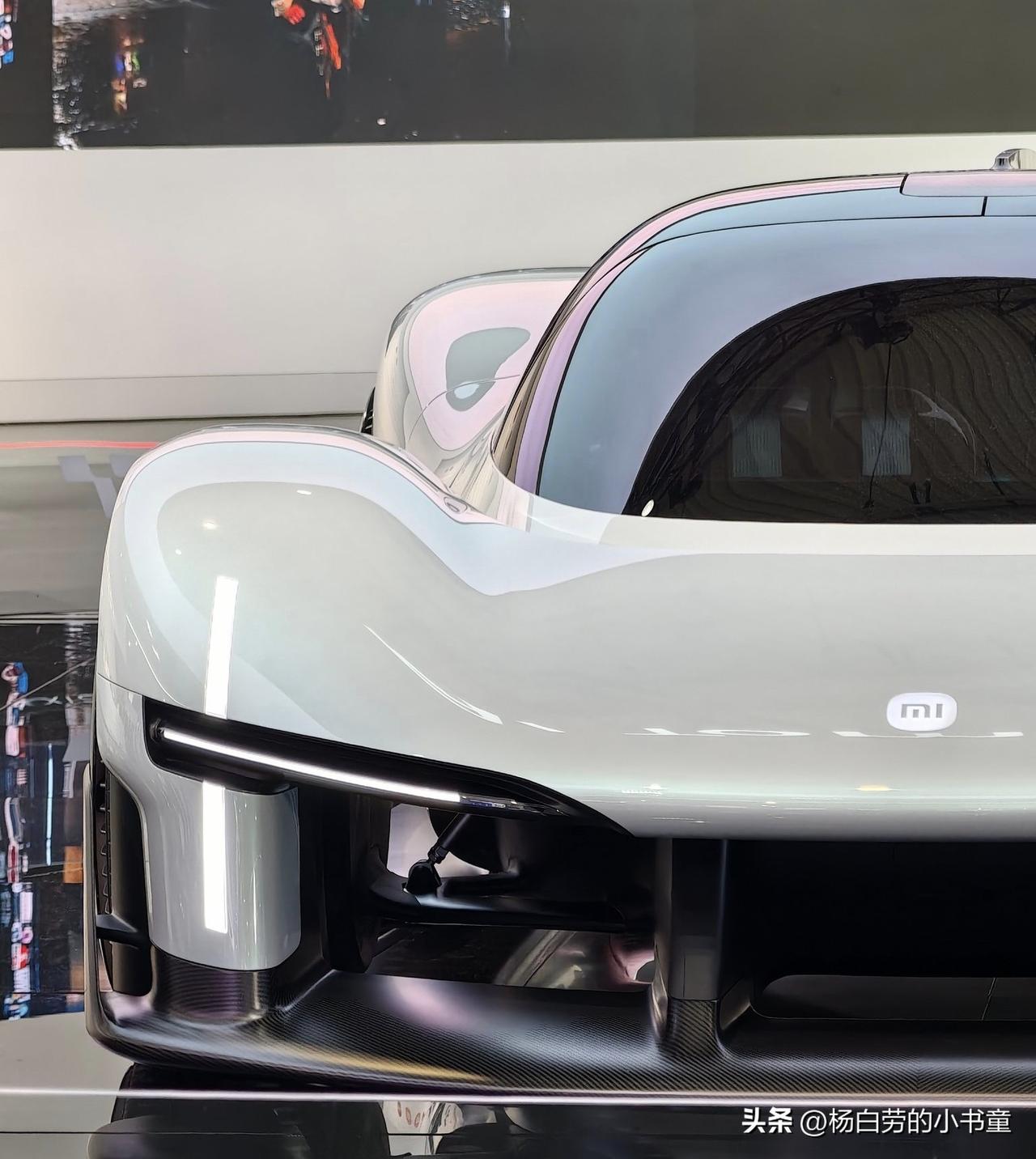 太帅啦！小米超跑Vison GT
这超前的设计，仿佛不属于这个时代
初见它的瞬间