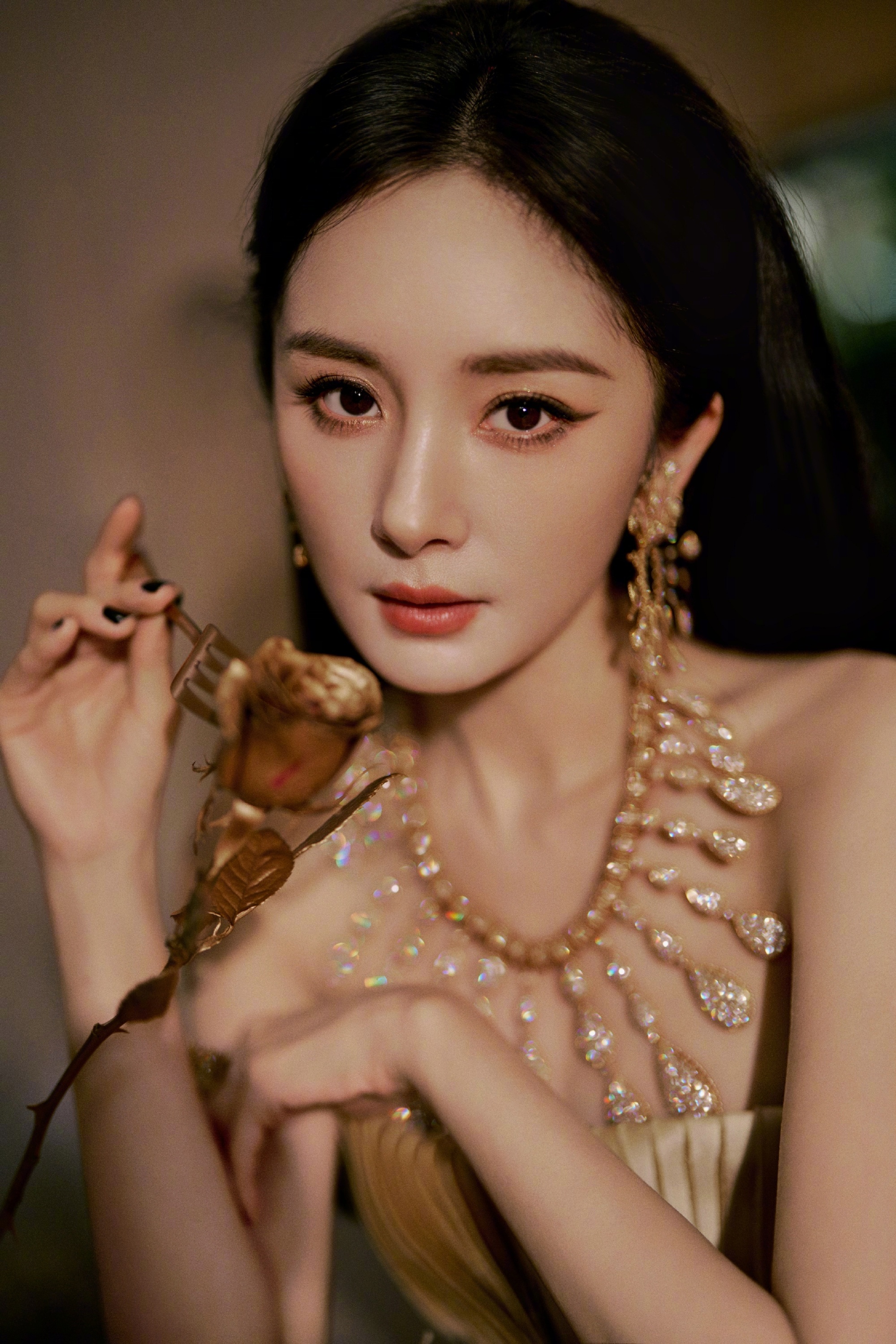 杨幂vogue第二套造型来了有没有比一套好一些？ ​​​
