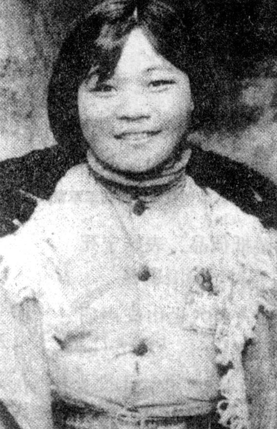 1922年，24岁的彭德怀娶了第一任妻子刘细妹，婚后教她识字，鼓励她放足，然而岁