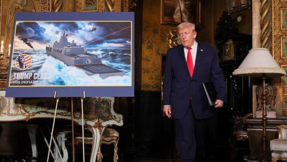 凤凰新闻【特朗普宣布建造“特朗普级”战舰：海军和我一起设计，我很懂审美】美国总统