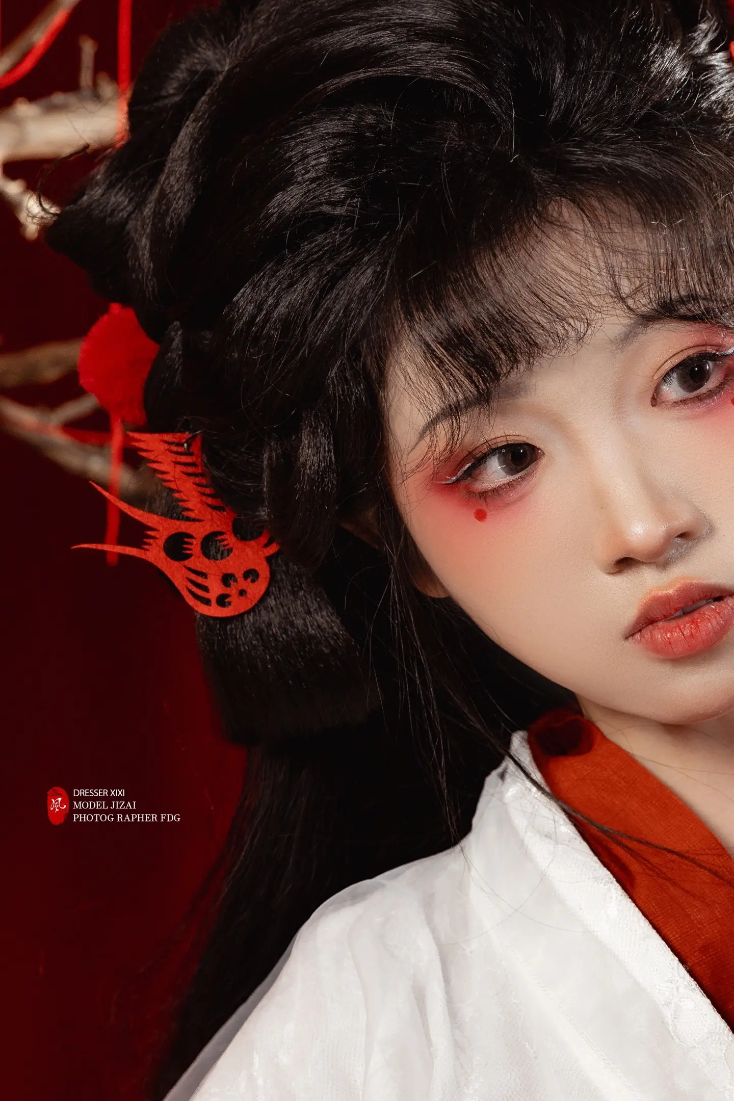 忙趁东风放纸鸢。