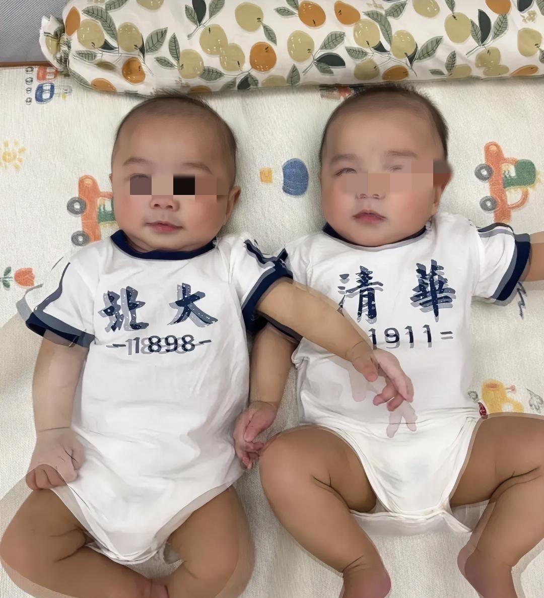 医院决定放弃早产儿，

实习生偷偷接力救娃，

哭声响起时所有人愣住了。

某医