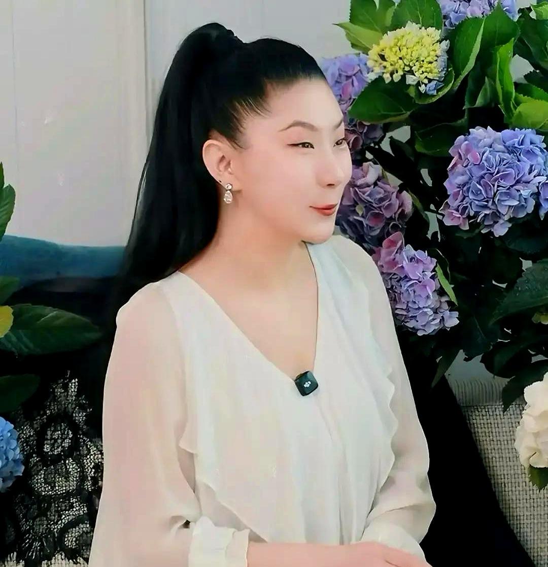 分手直接送一套上海的房子，外加一箱沉甸甸能传家的金条，就这天花板级别的“分手礼”