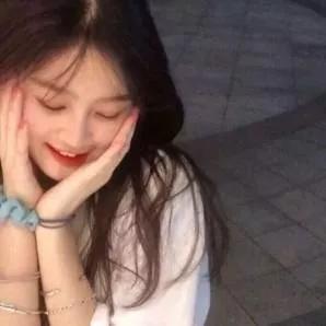 元气少女，微笑如阳光，温暖心房。少女感笑容 少女感微笑女孩 少女的笑容 元气满满