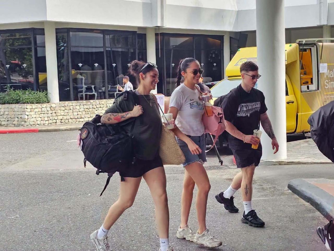 林肯号航母女兵数量众多的原因
 
林肯号核动力航母满编官兵约五千余人，随舰女兵可