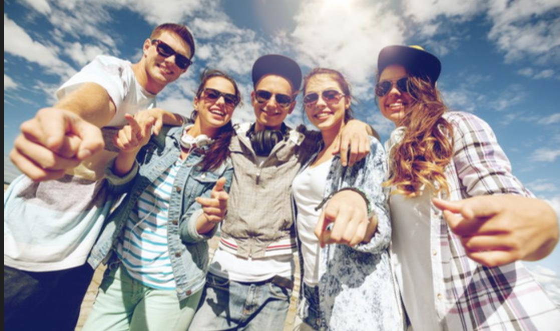 一个很扎心的统计，90%以上的人在我们生命中是过客，朋友到了50岁后也基本不联系