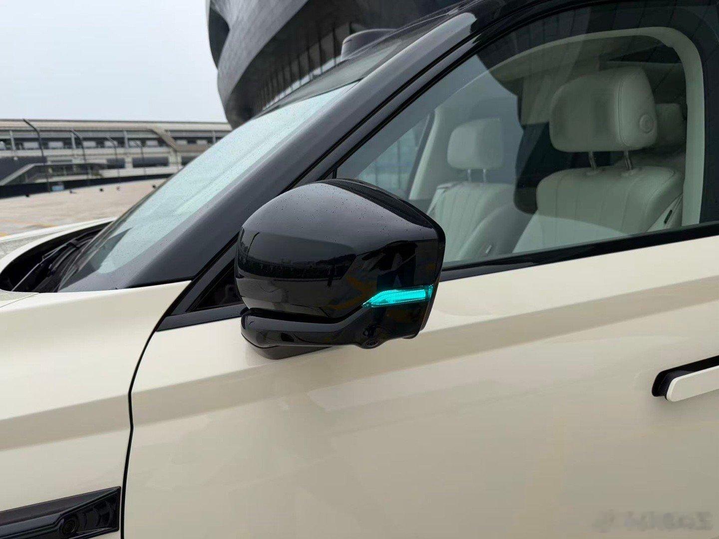 当 “为家庭造车” 的初心遇上智能进化的野心，魏牌全新蓝山智能进阶版带着标志性小