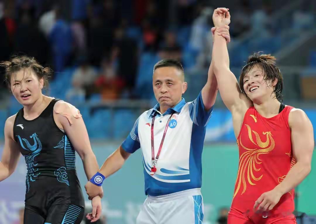 吉林省的全运会首金来了，在第十五届全运会女子自由式摔跤62公斤级决赛，吉林选手张