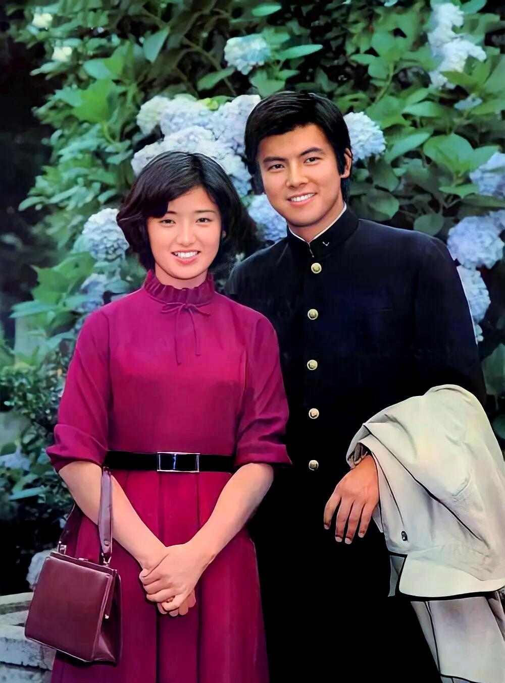 1980年，山口百惠带走4亿日元，退圈。
一个让整个日本疯狂的当红巨星，影视圈说