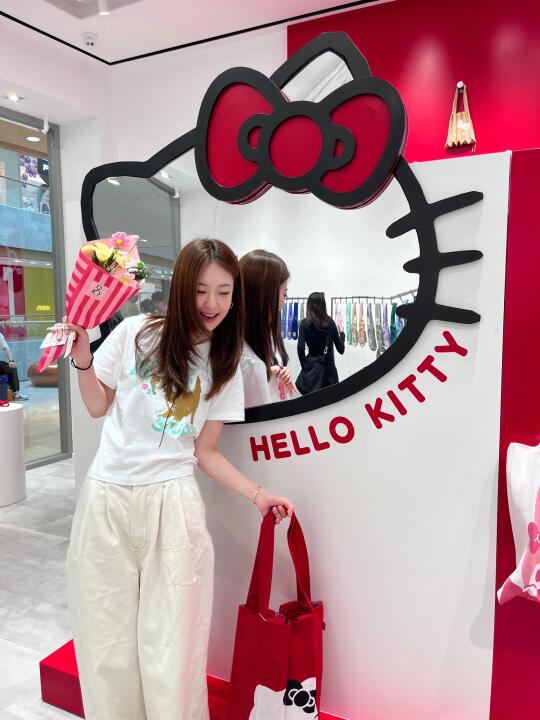 来南京见hello kitty咯ꉂ  • ༚ • ིྀต੭
