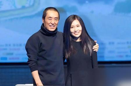 张艺谋的女儿张末曾写道：“我到现在也不明白，像巩俐这样的大明星，她和我爸爸在一起