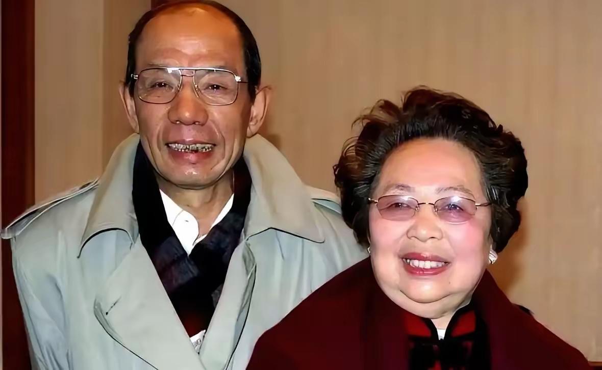 魏宗万老师离世了。他最放心不下的既不是继女于虹，也不是亲女儿魏茗，而是那个他在临