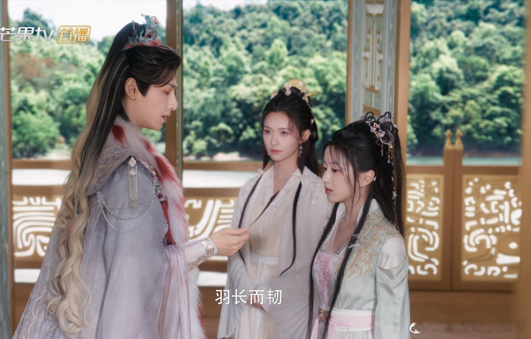 笑死了，罗云熙这里是不是踩箱子了 ​​​