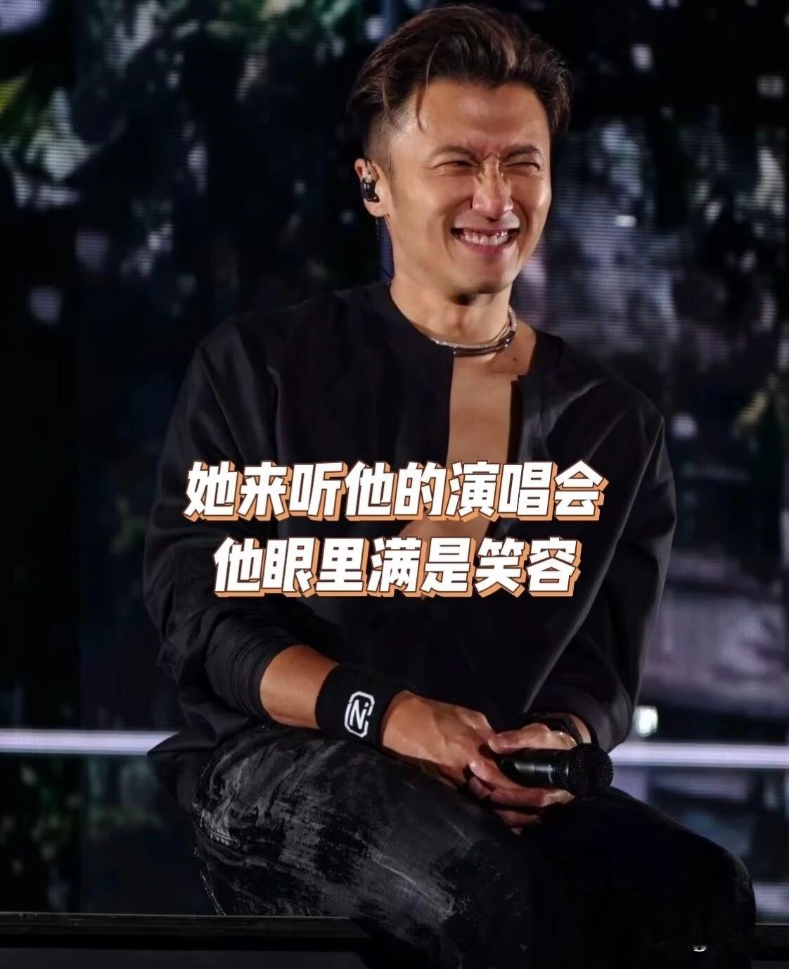 最难的就是，一边是父亲“别耽误工作”的遗愿，一边是自己心里那份说不清道不明的痛！