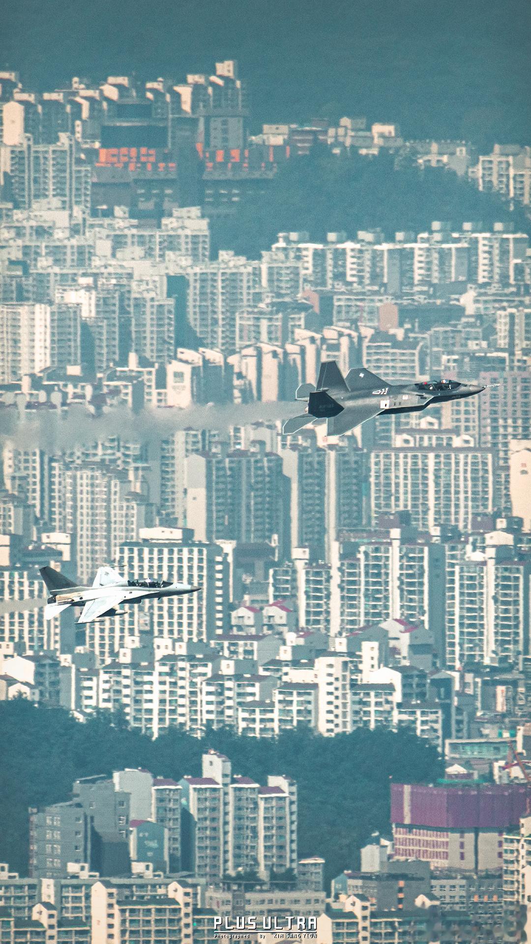 韩国进行建军节阅兵式彩排，竟然把刚首飞一年还在试飞阶段的KF-21“准五代机”原