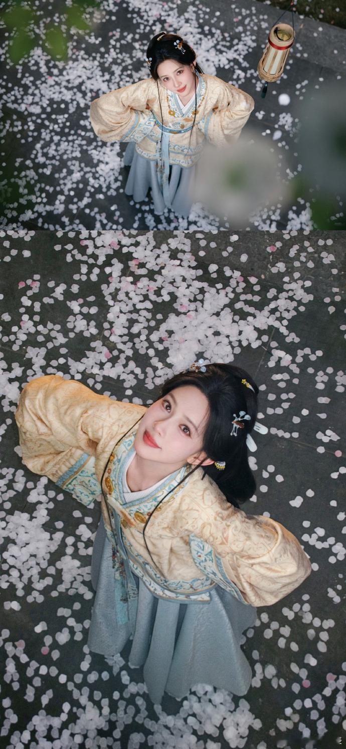孟子义就这样看着你、孟子义美美哒摆拍多款风格自拍轮番上线，可静可甜可俏皮，全方位