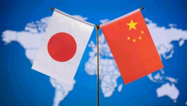 日媒亲口承认，中日关系修复无望，日本面临巨大的危机感！6月24日，日本经济新闻发