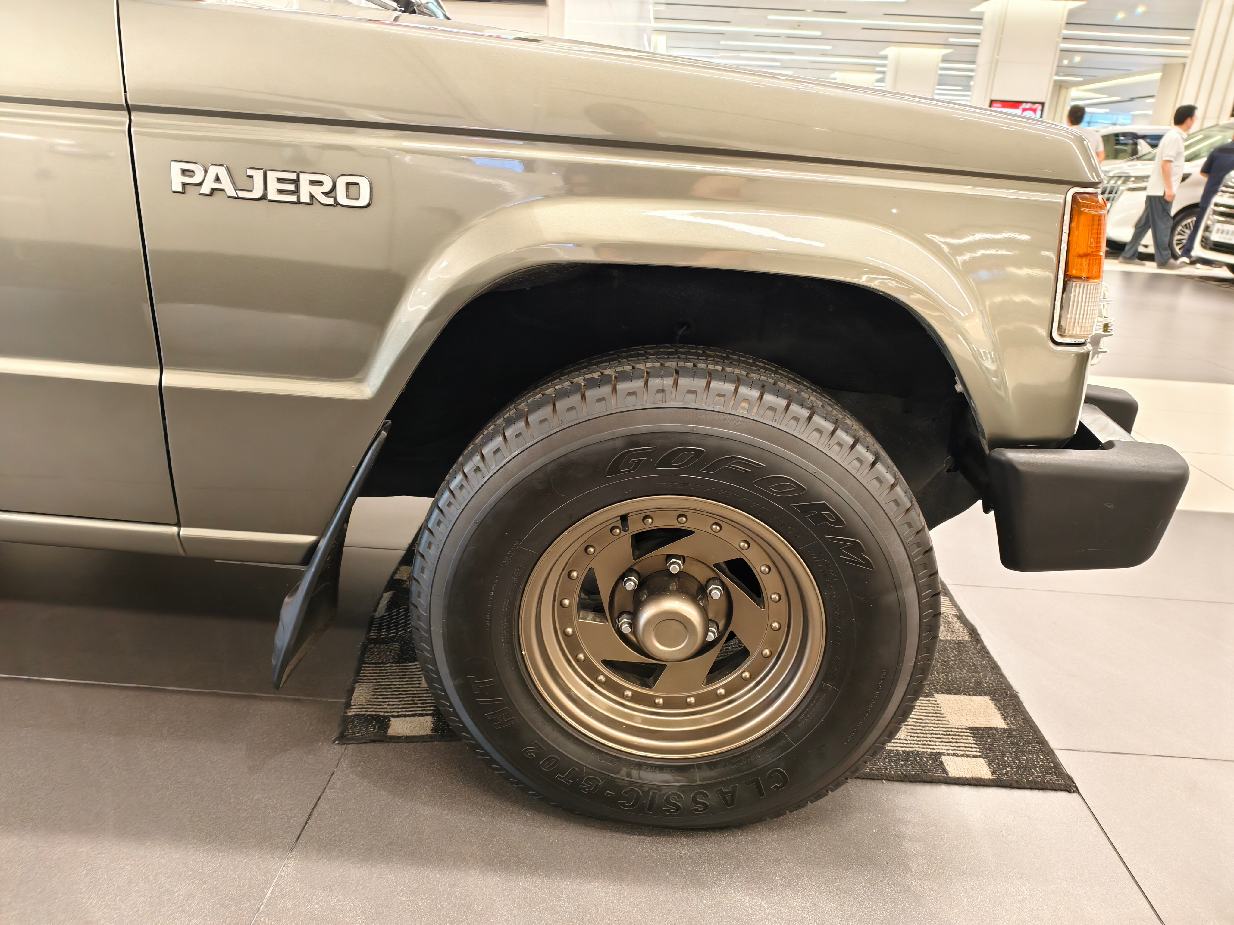 1989 Mitsubishi Pajero LWB，the price is 