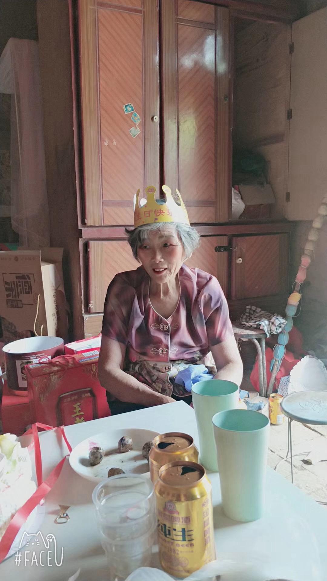 祝我的姥姥73岁生日快乐，福如东海长流水，寿比南山不老松❤️ 每一岁...