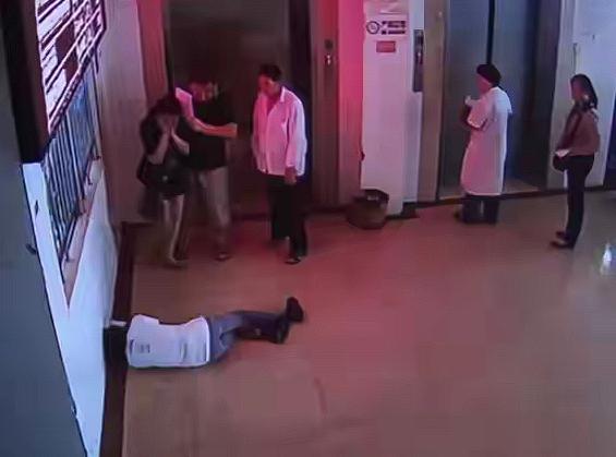 “医疗系统的耻辱！”湖南衡阳，59岁的退伍老兵，在医院缴费大厅晕倒，75分钟后猝