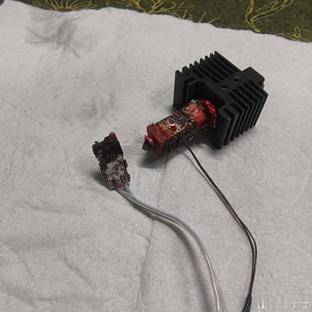 我这辈子都恨petg 