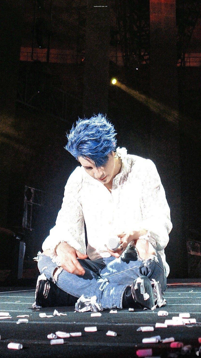 #薛之谦TMEA年度最佳内地男歌手#薛之谦的歌曲的表现非常的强，而且也是能够让我