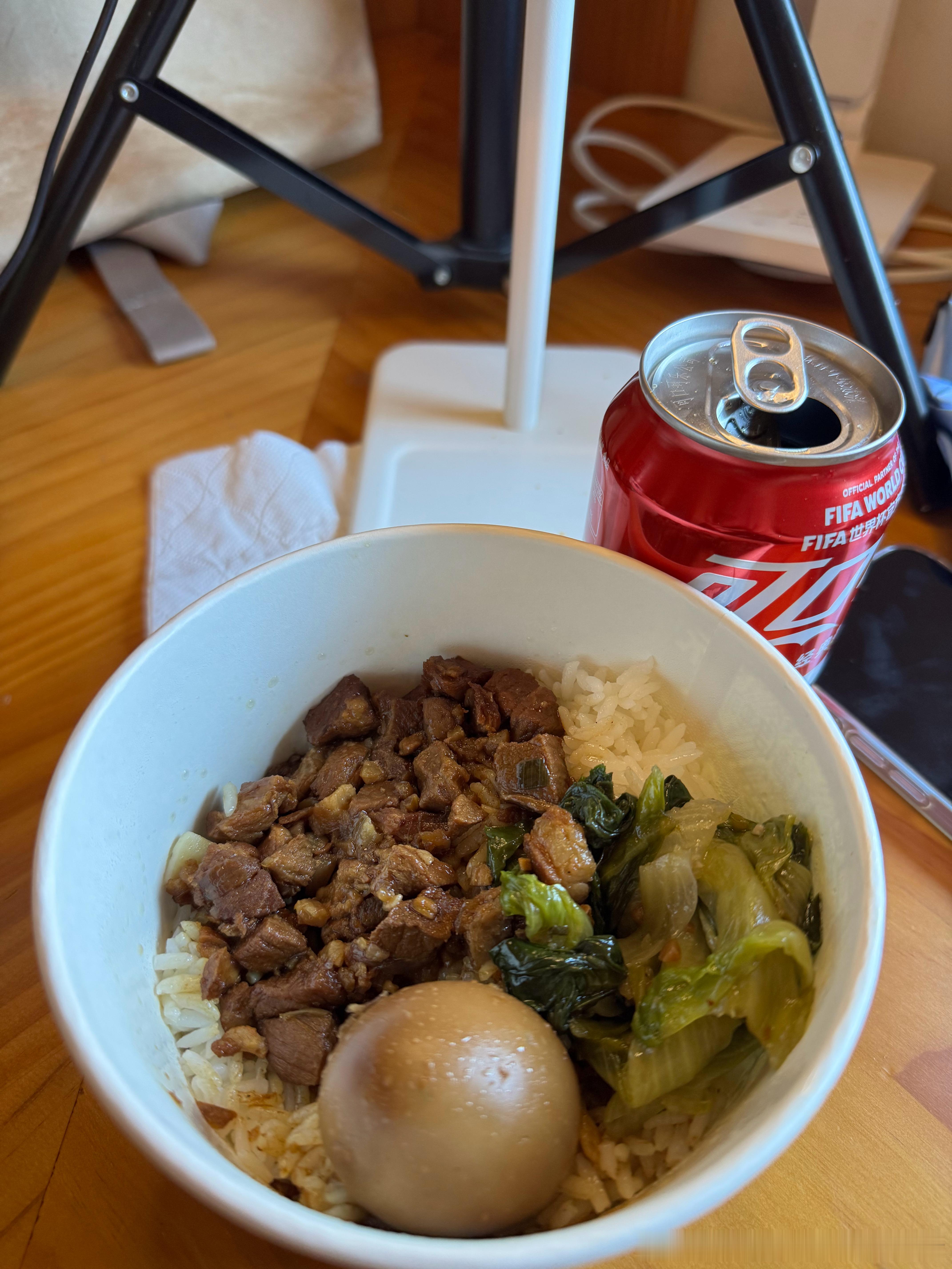 我上班就为了吃员工餐  ​​​