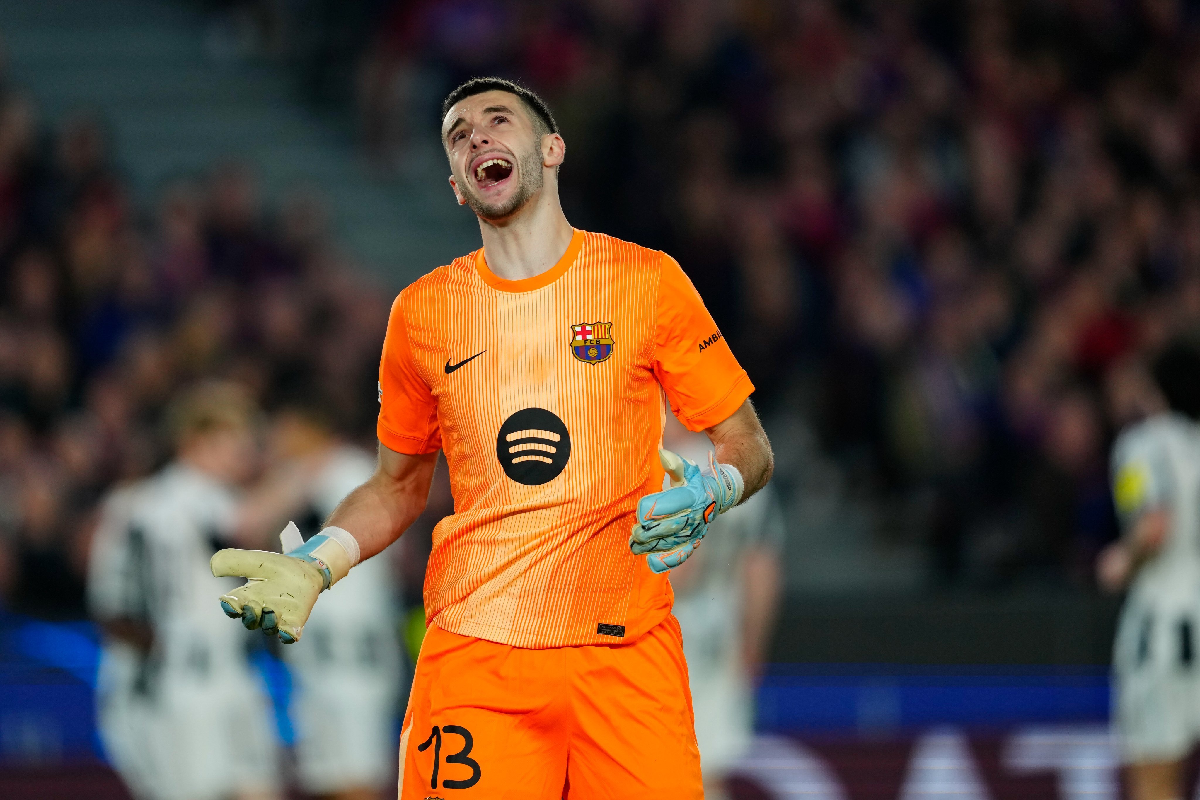 阿斯报：胡安·加西亚将缺席约2-3周。他的左小腿肌肉轻微撕裂。 巴萨vs纽卡斯尔